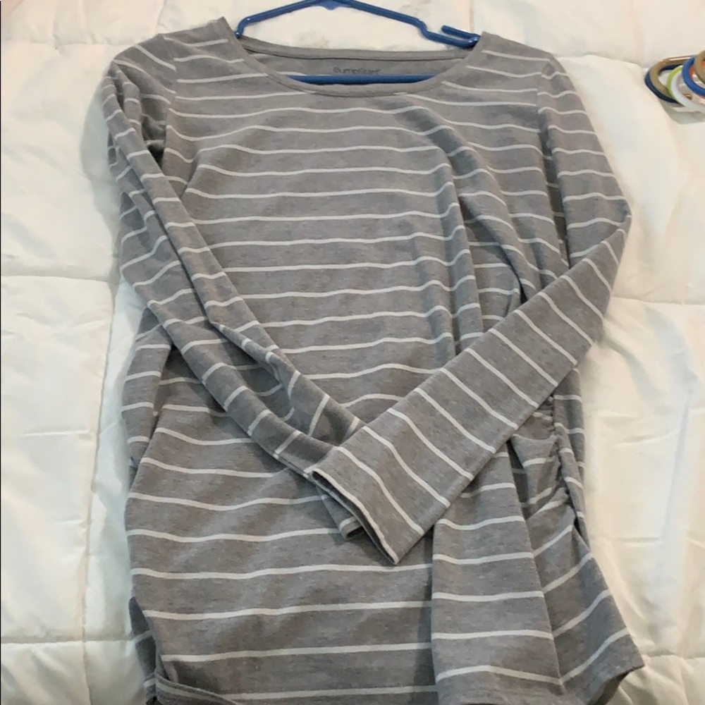 Long sleeve maternity shirt